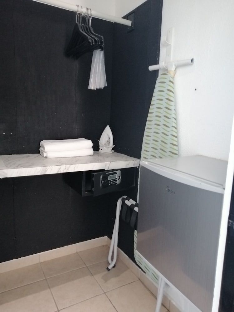 Habitación Estándar, 2 Camas Dobles, No Fumadores — 7