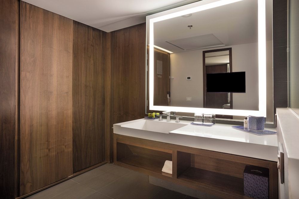 Habitación Clásica, 1 cama King, Club Lounge Access (Polanco View) — 6