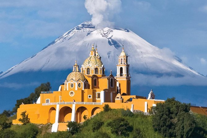 Puebla — Mole poblano, talavera y volcanes