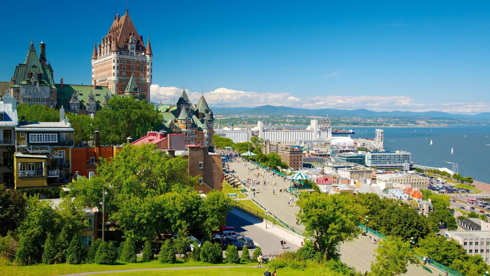 Quebec — Casco antiguo amurallado, único en Norteamérica