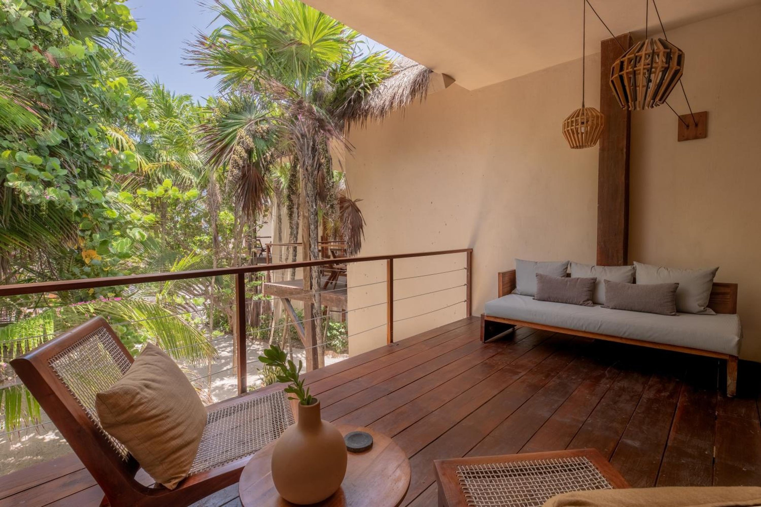Suite con Balcón y Vista al Jardín — 2
