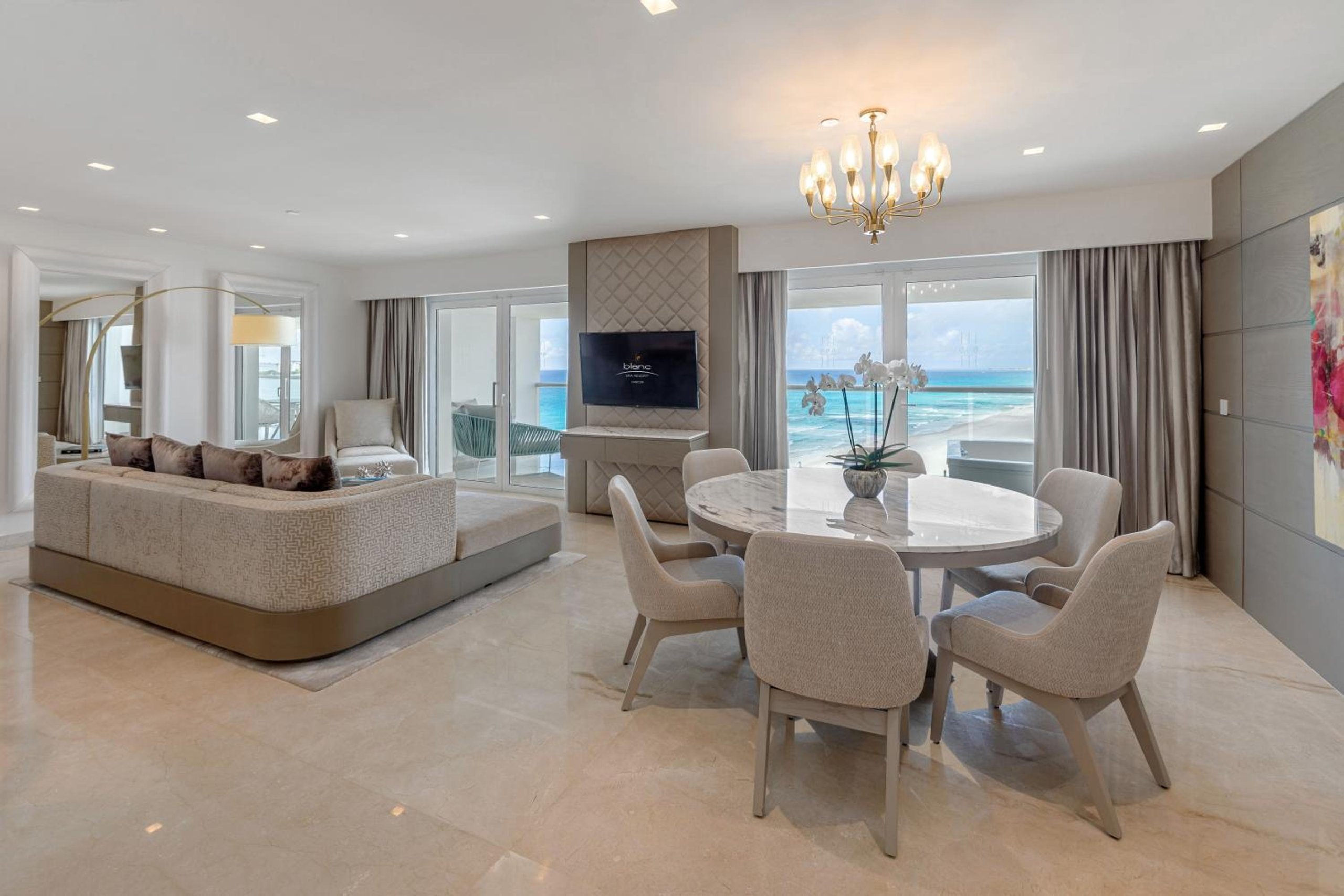 Suite Presidencial de Dos Dormitorios "Royale" Frente al Océano — 3