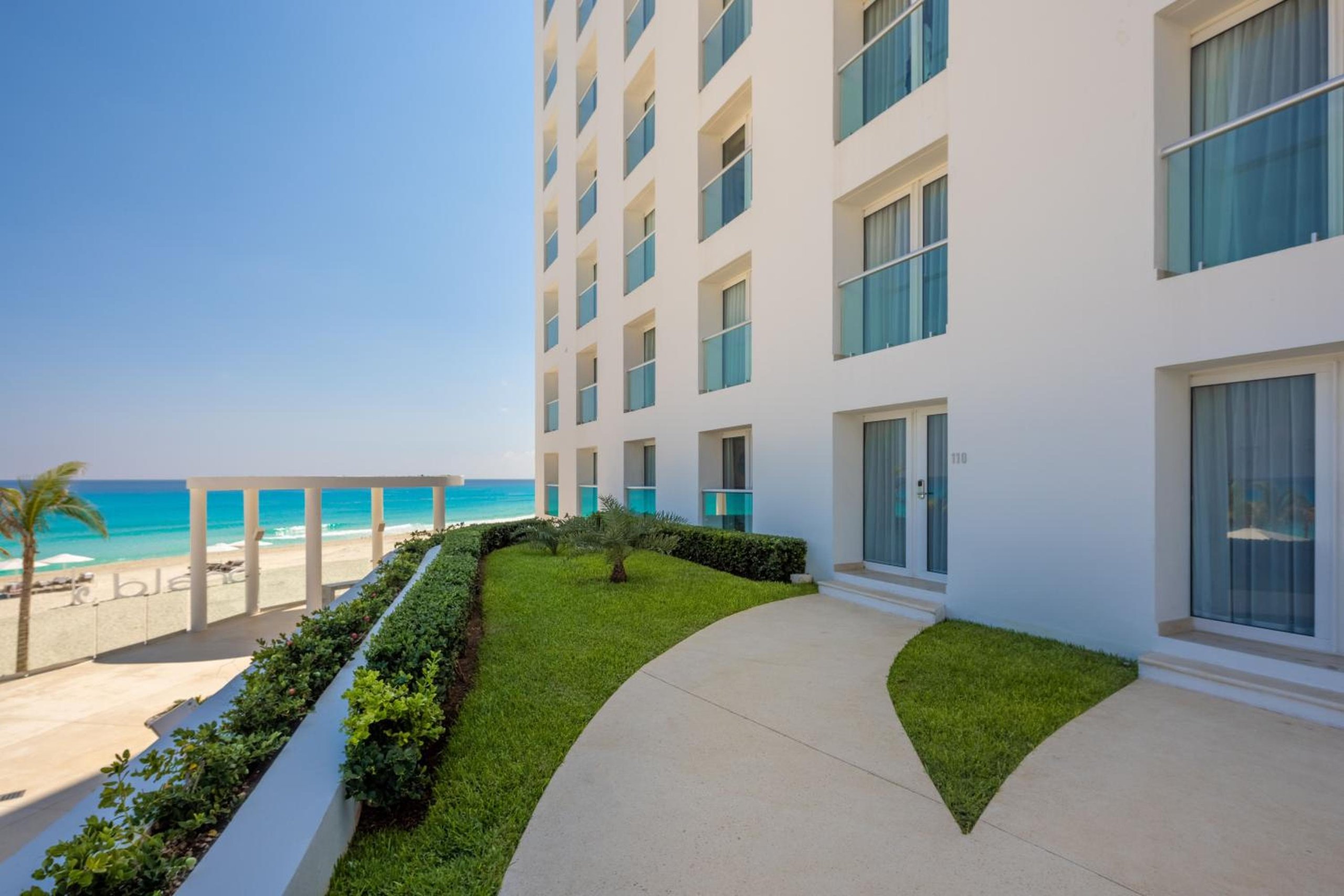 Suite Royal Deluxe con Acceso Directo al Exterior — 6