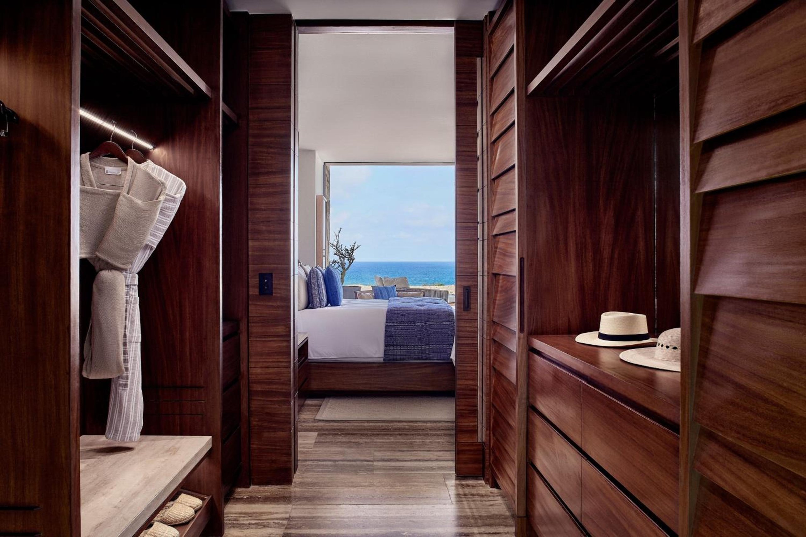 Suite de 2 dormitorios frente a la playa Cortes. — 3
