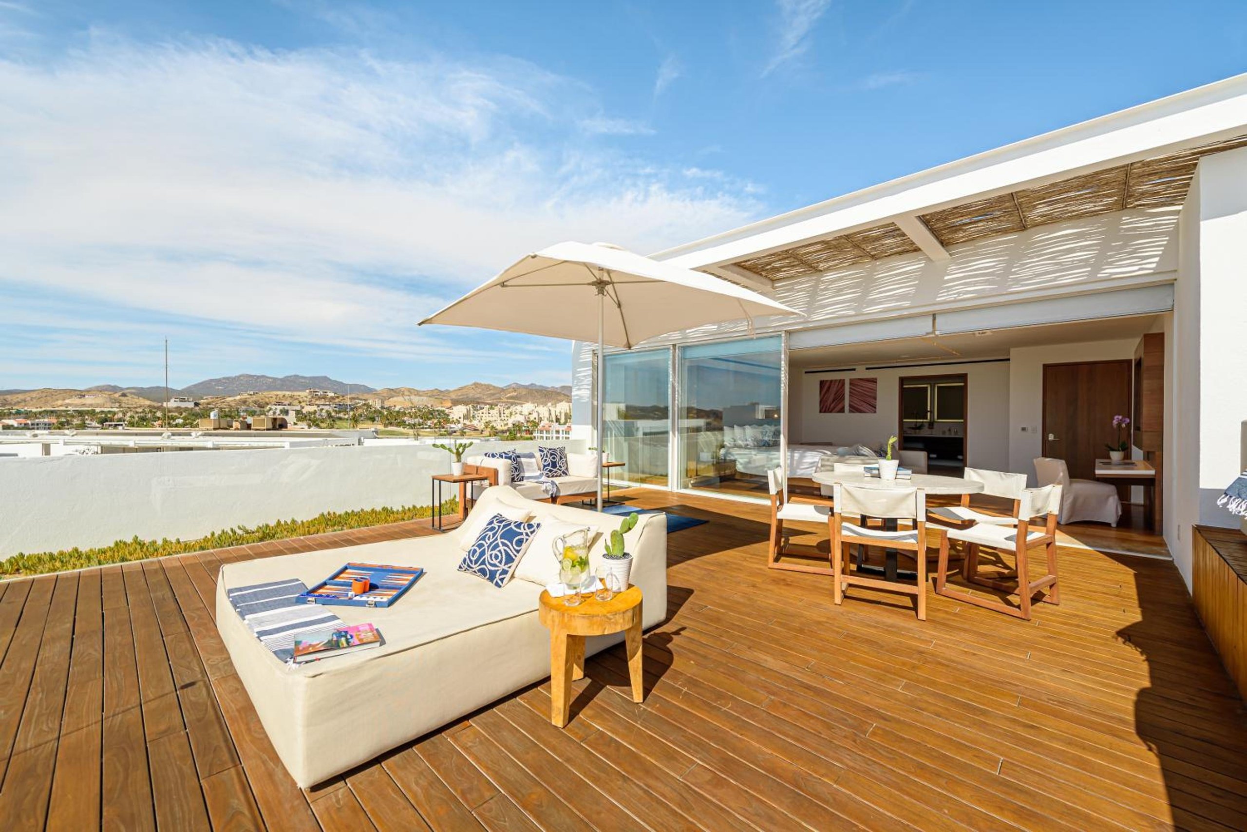Ático con vista al mar de una habitación — 4