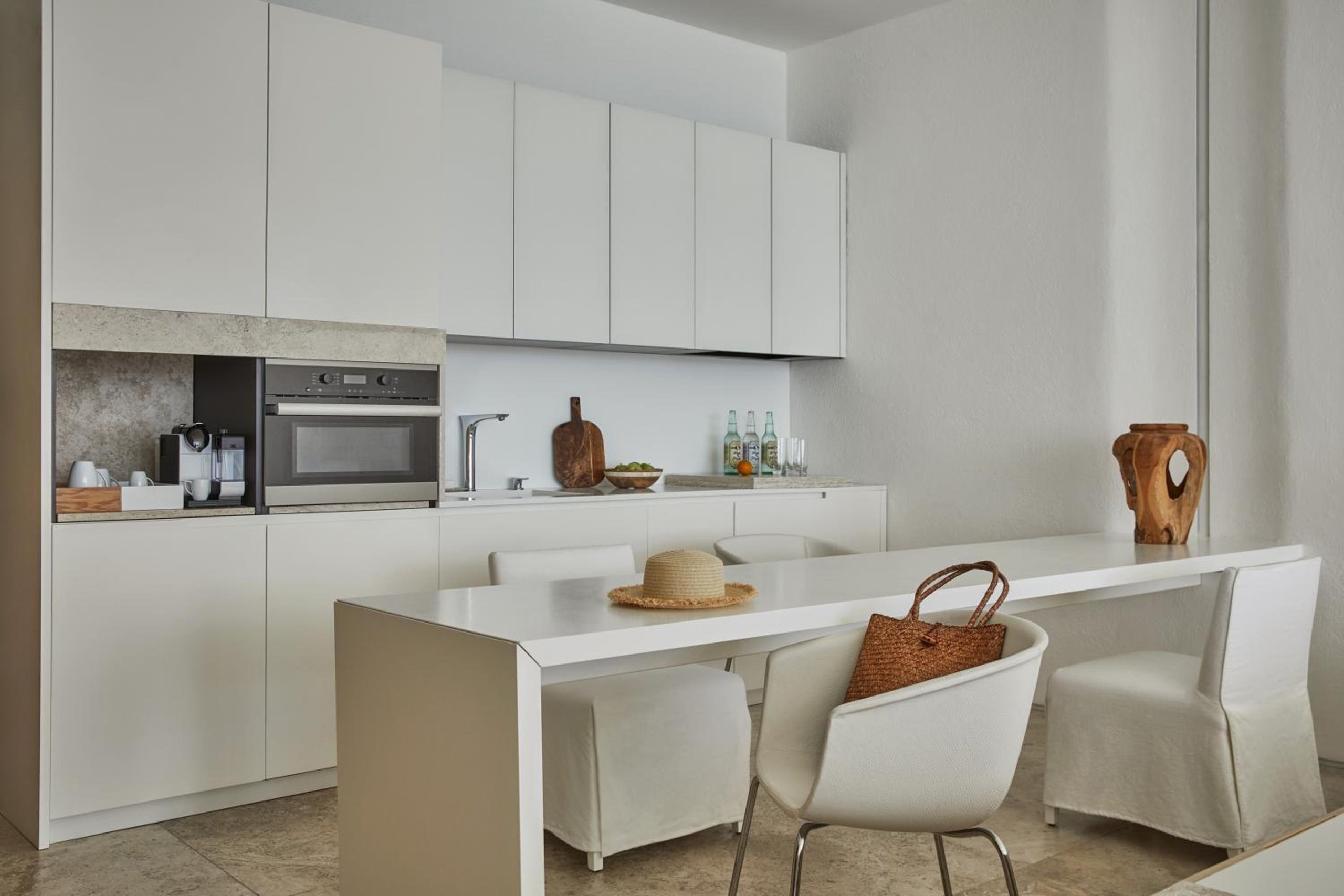Suite de dos habitaciones con vista al mar - King y Doble Doble — 4