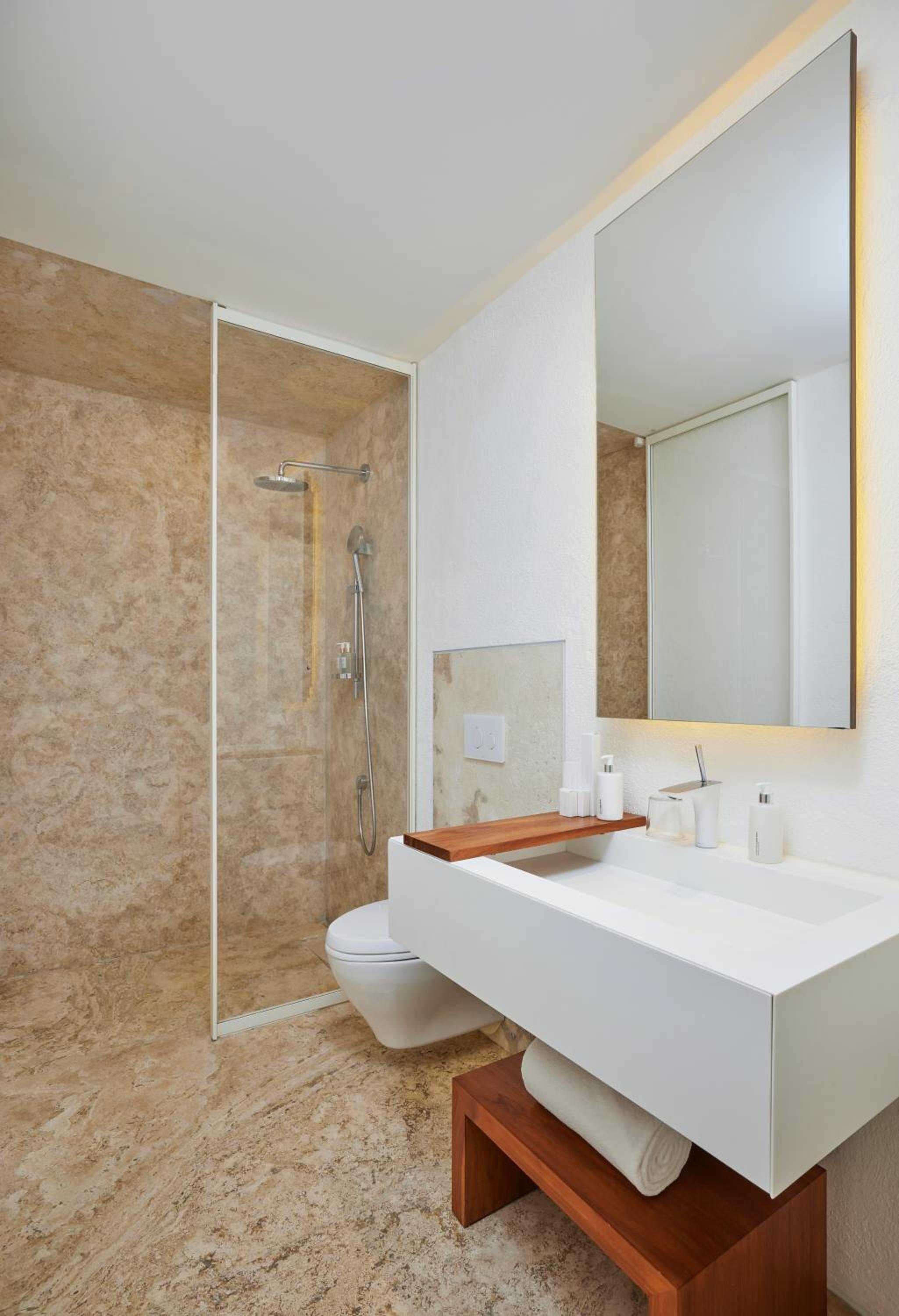 Suite de dos habitaciones con vista al mar - King y Doble Doble — 2