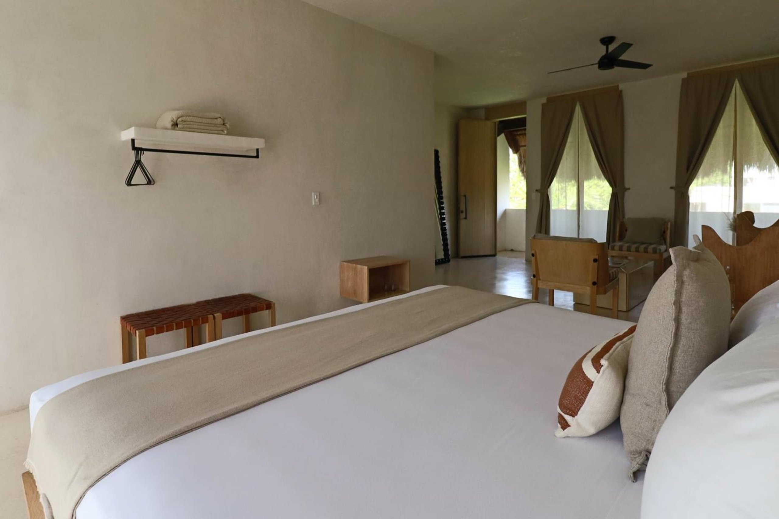 Suite — 8
