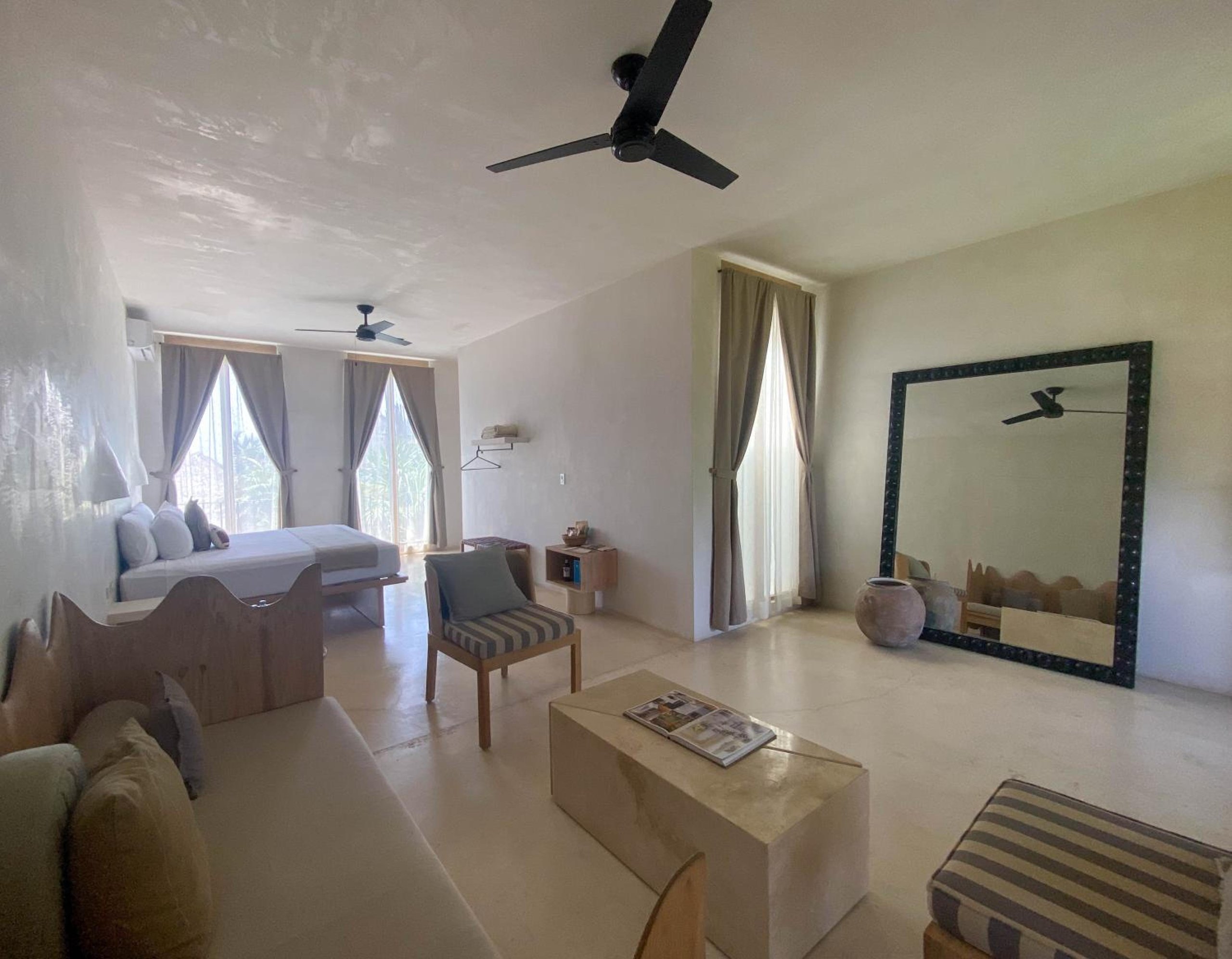 Suite — 7