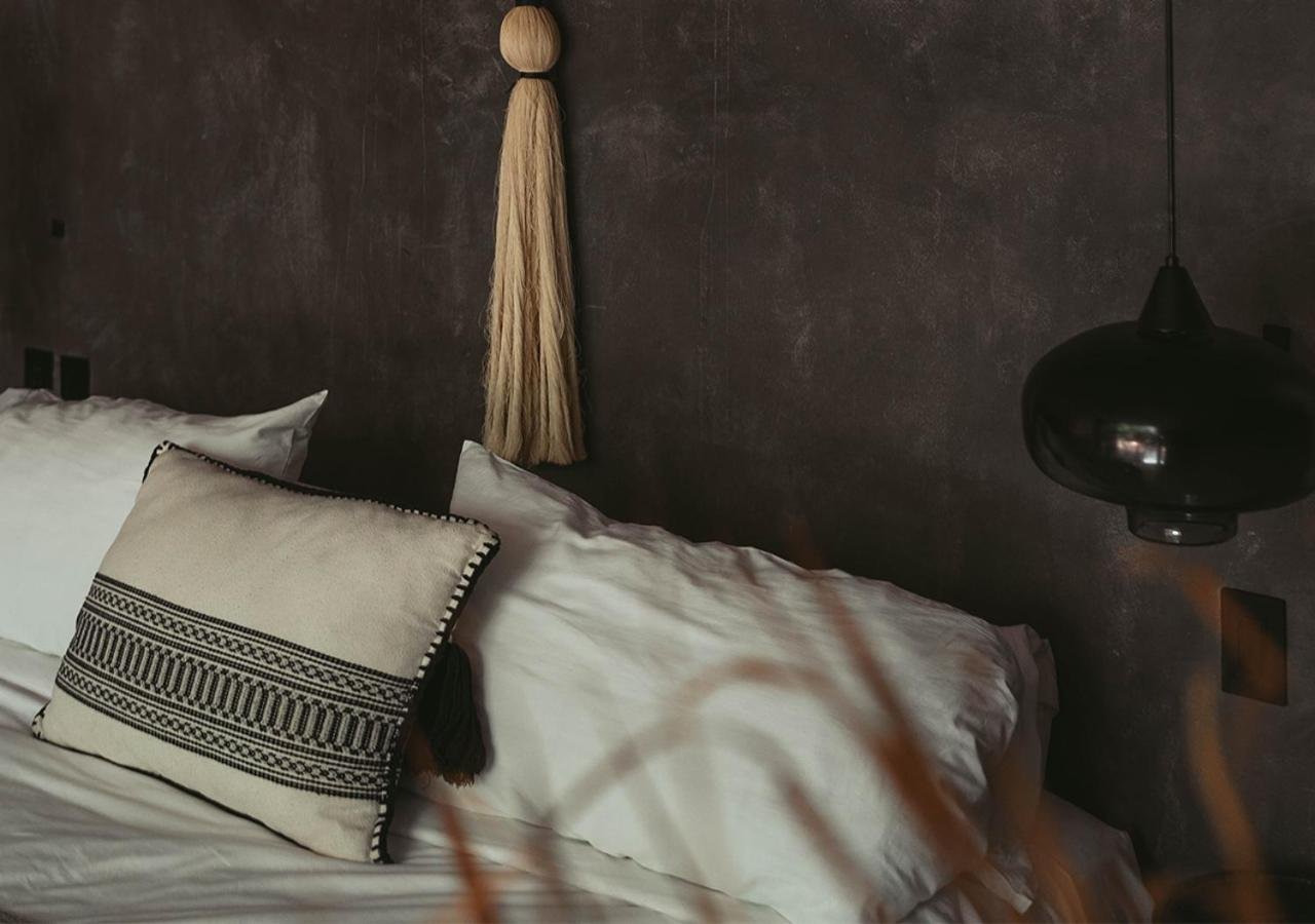Suite — 6