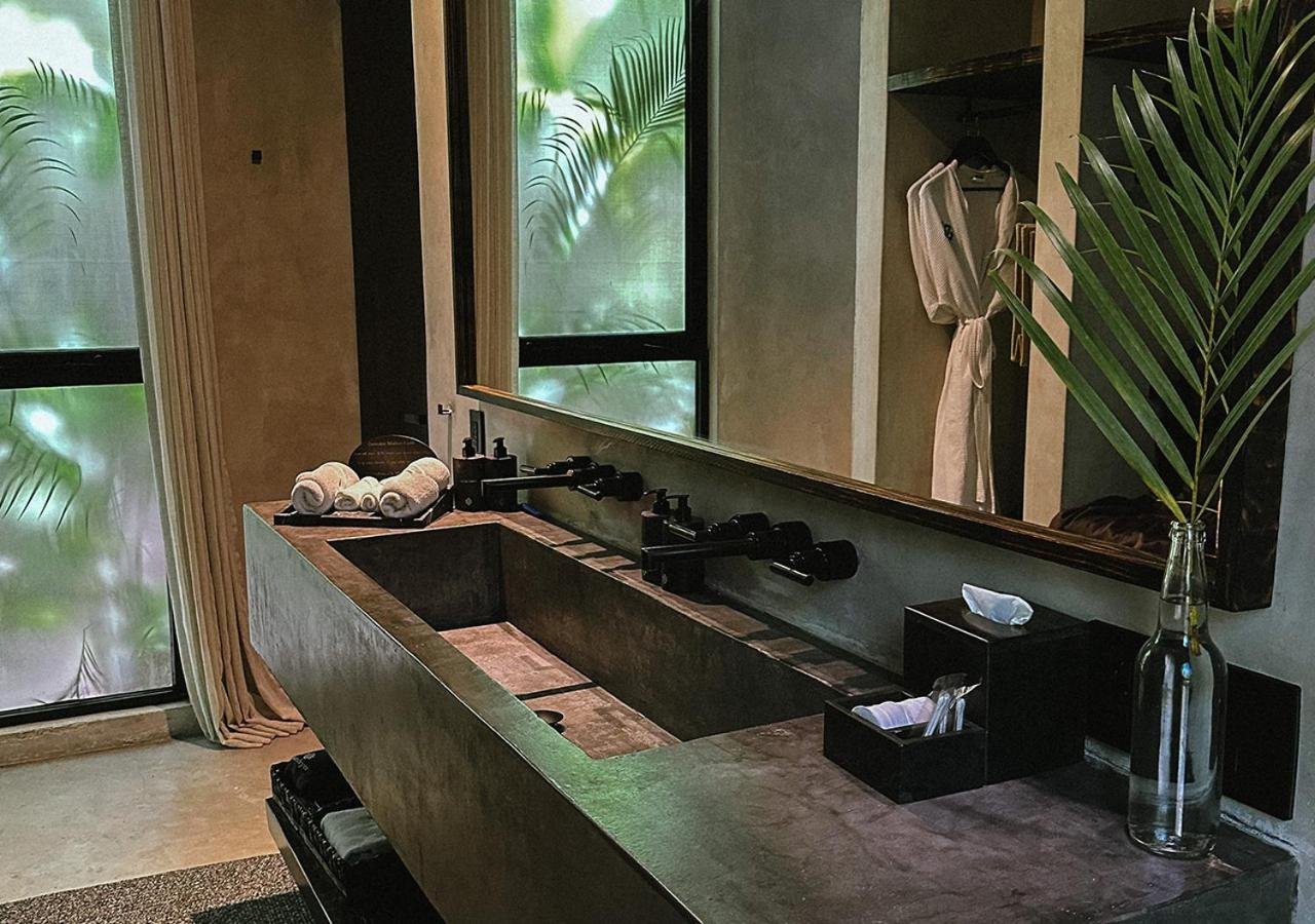 Suite — 7