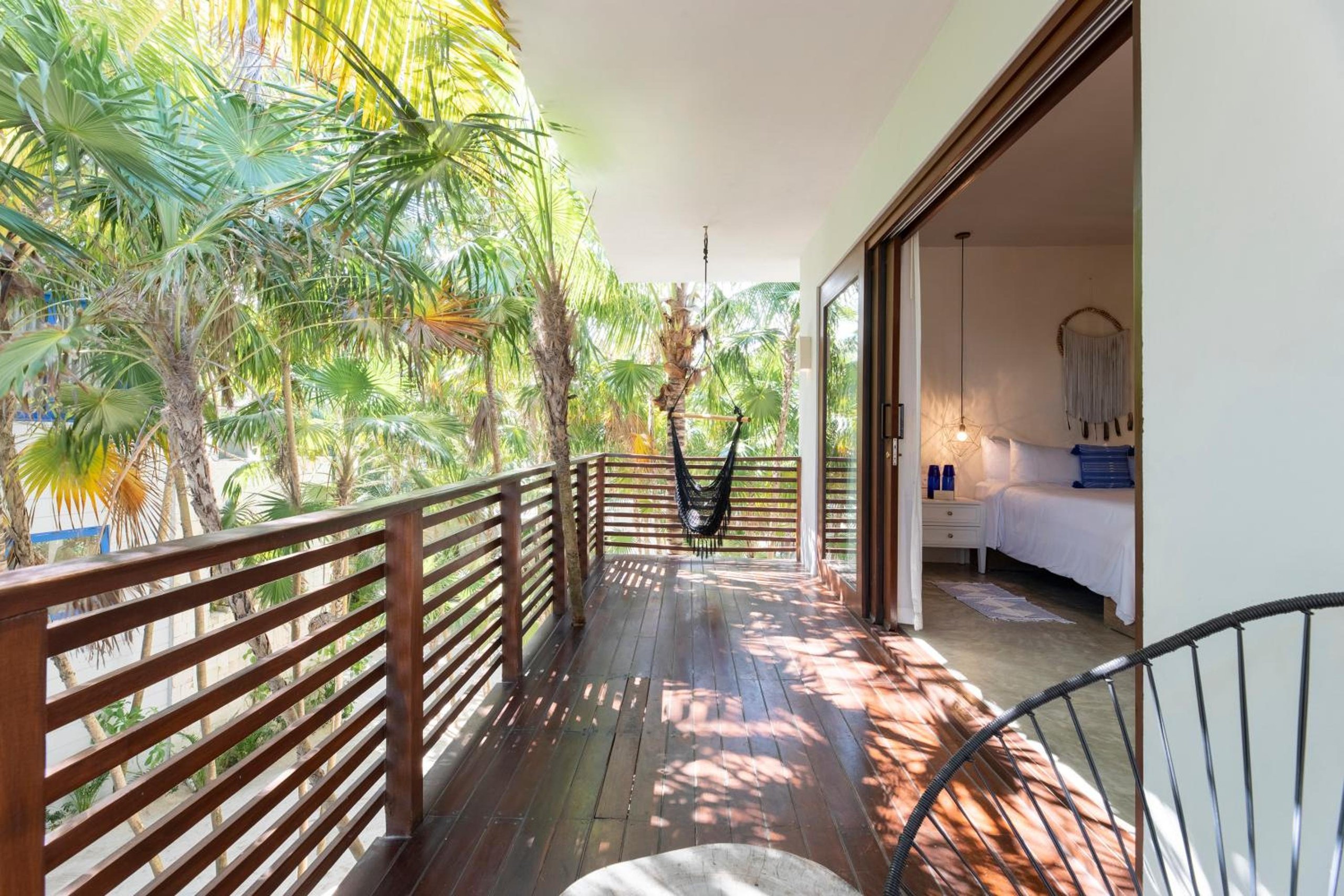 Upper Level Beach Side Suite — 4