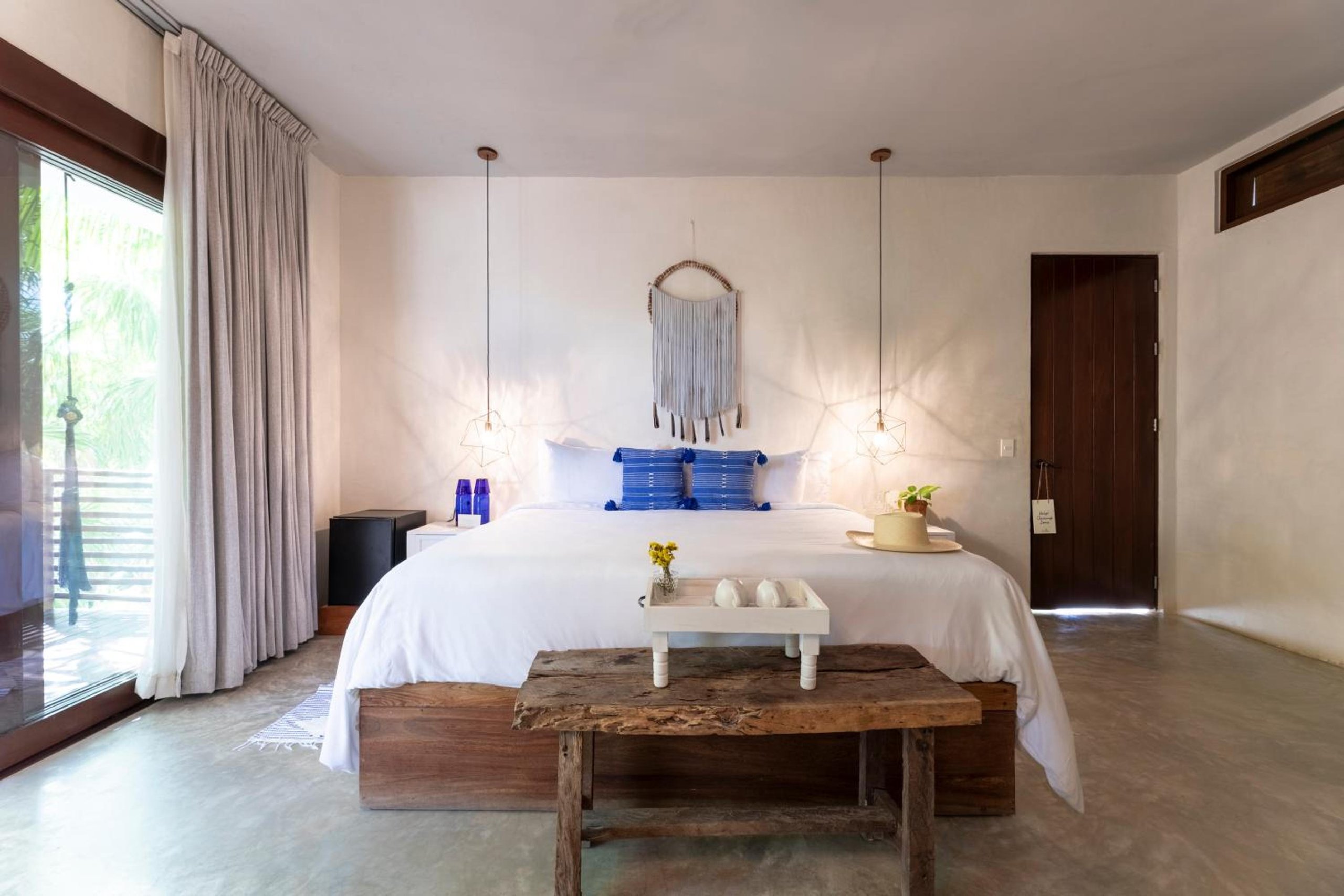 Upper Level Beach Side Suite — 2