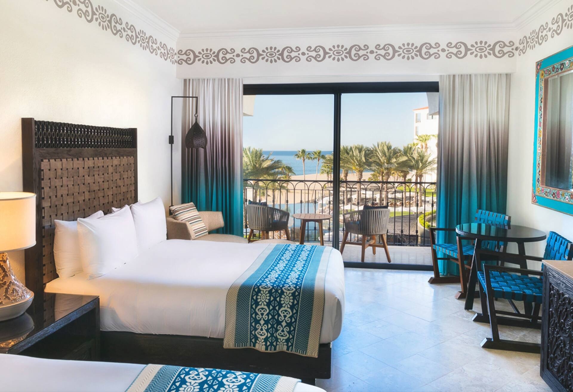 Deluxe 2 camas Queen Oceanfront balcón — 2