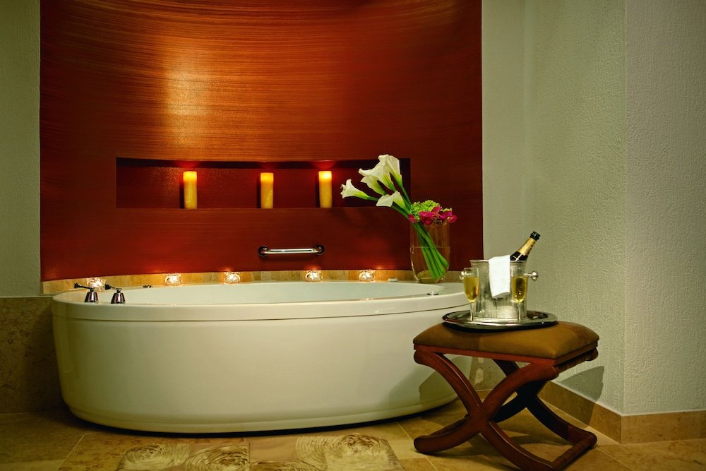 Suite Junior Preferred Club con Salida a la Piscina Frente al Mar con Cama King — 5
