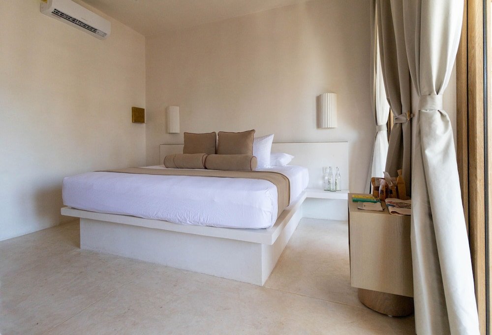 Atrium Room Superior — 2