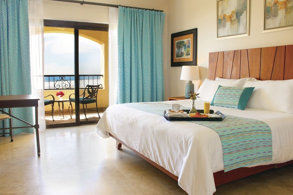King Junior Suite Ocean Front — 3