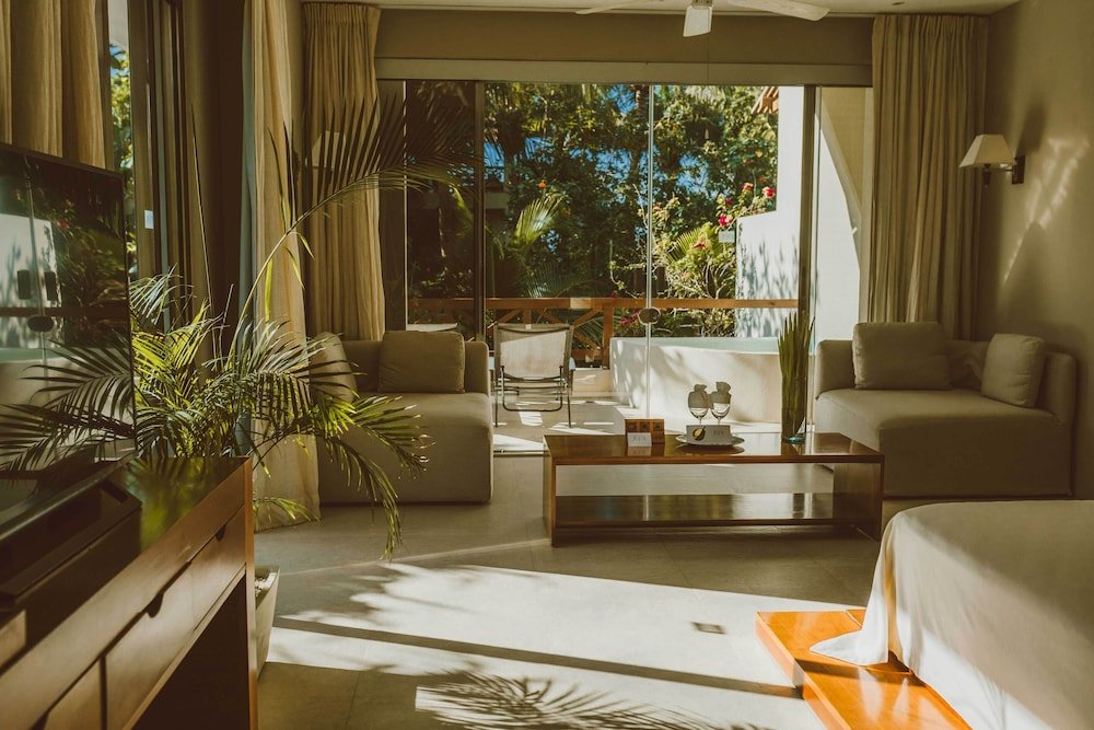 Suite Superior de Lujo con Vista Tropical