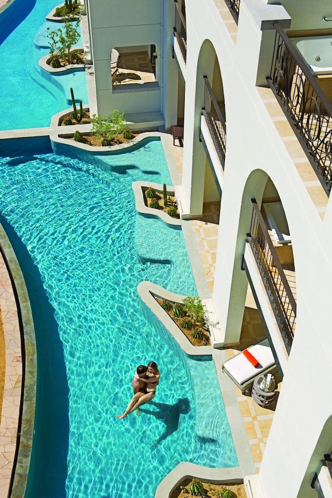 Junior Suite con Acceso Directo a la Piscina y Vista al Océano King