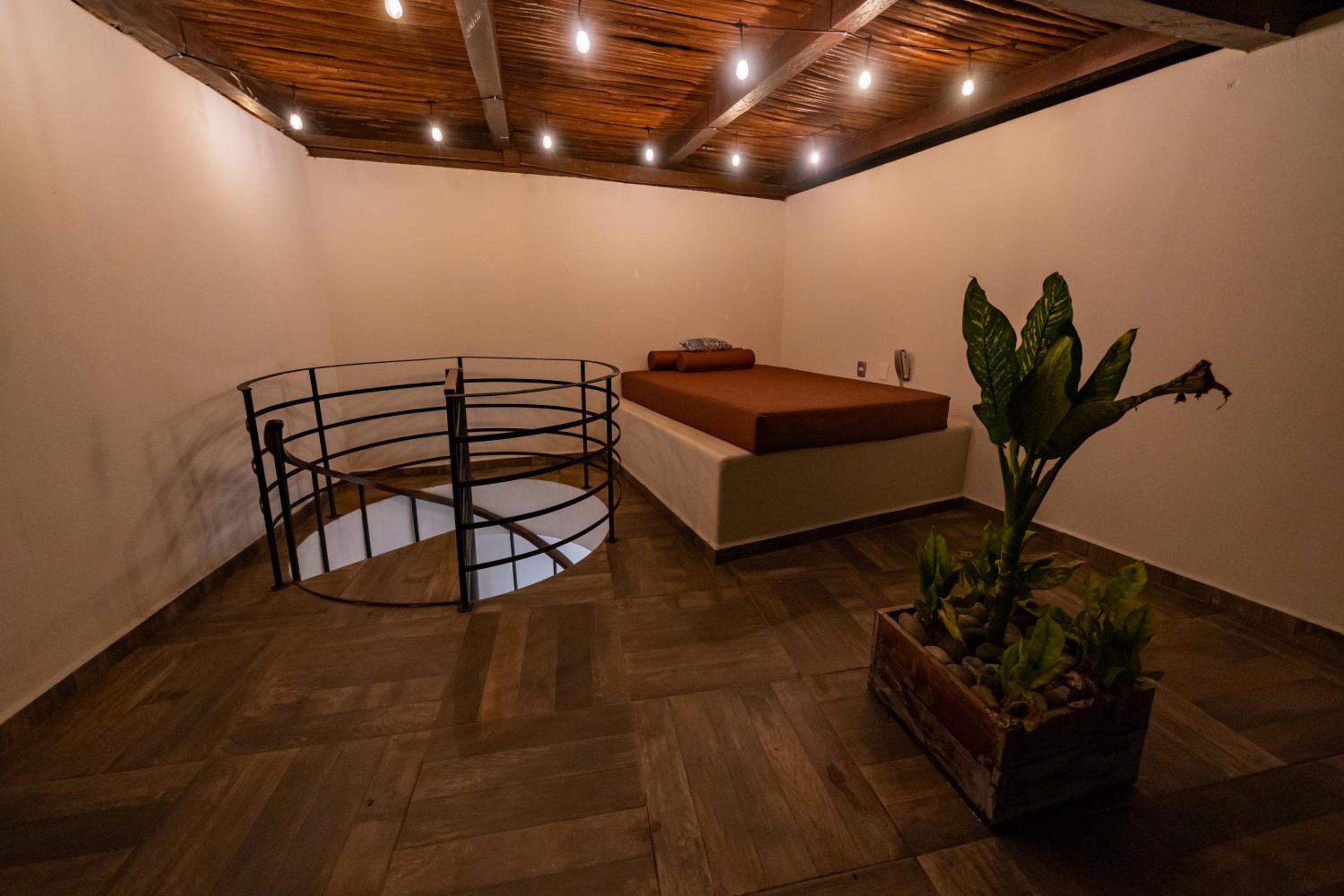 King Suite — 7