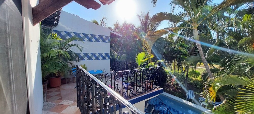 Suite Junior, 1 cama King, vista a la piscina — 8