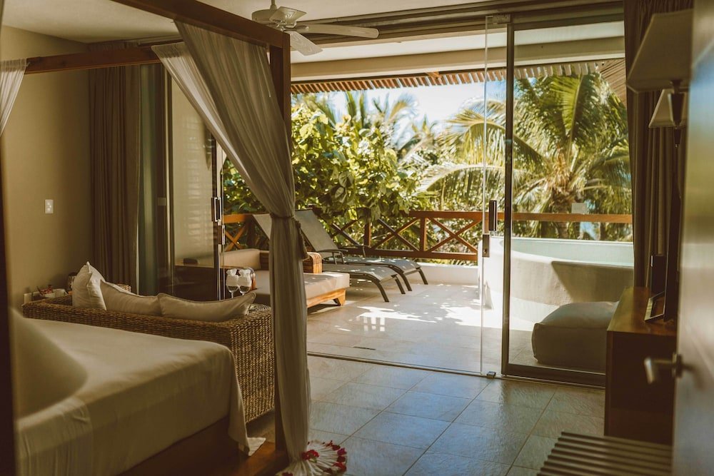 Suite Superior de Lujo con Vista Tropical — 5