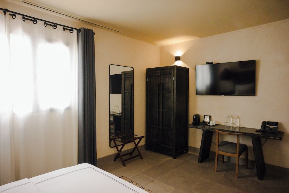 Master Suite — 6