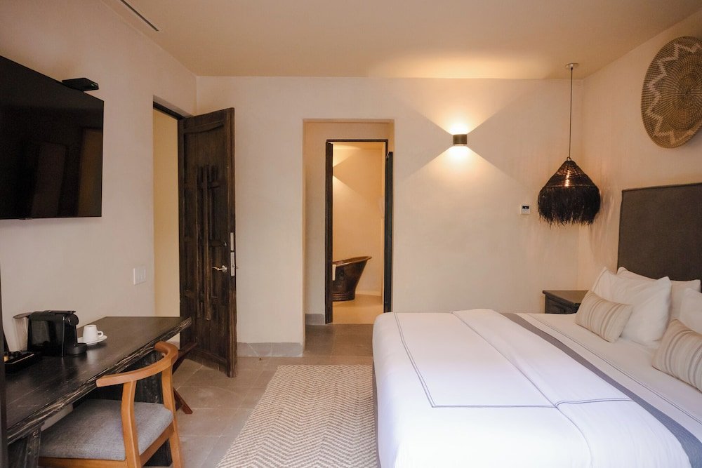 Master Suite — 4