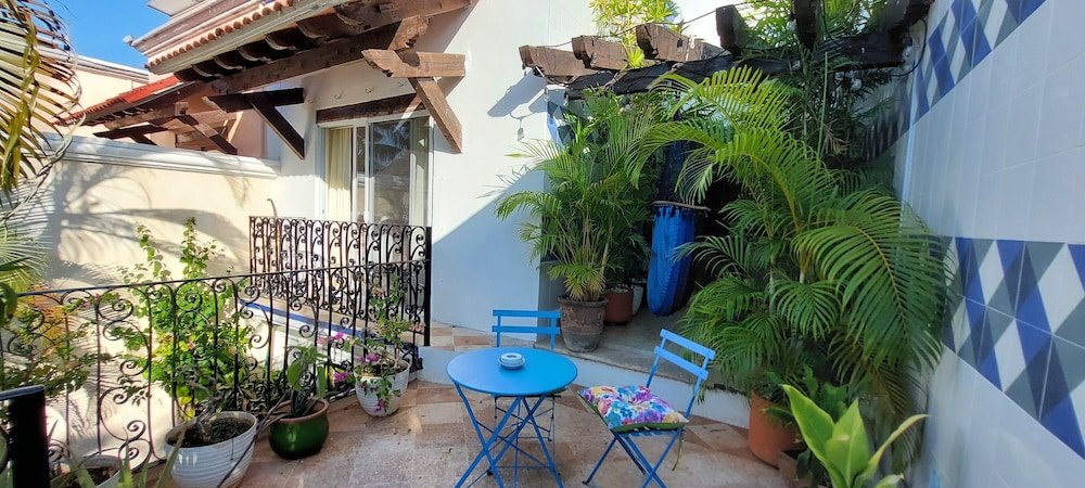 Suite Junior, 1 cama King, vista a la piscina — 4