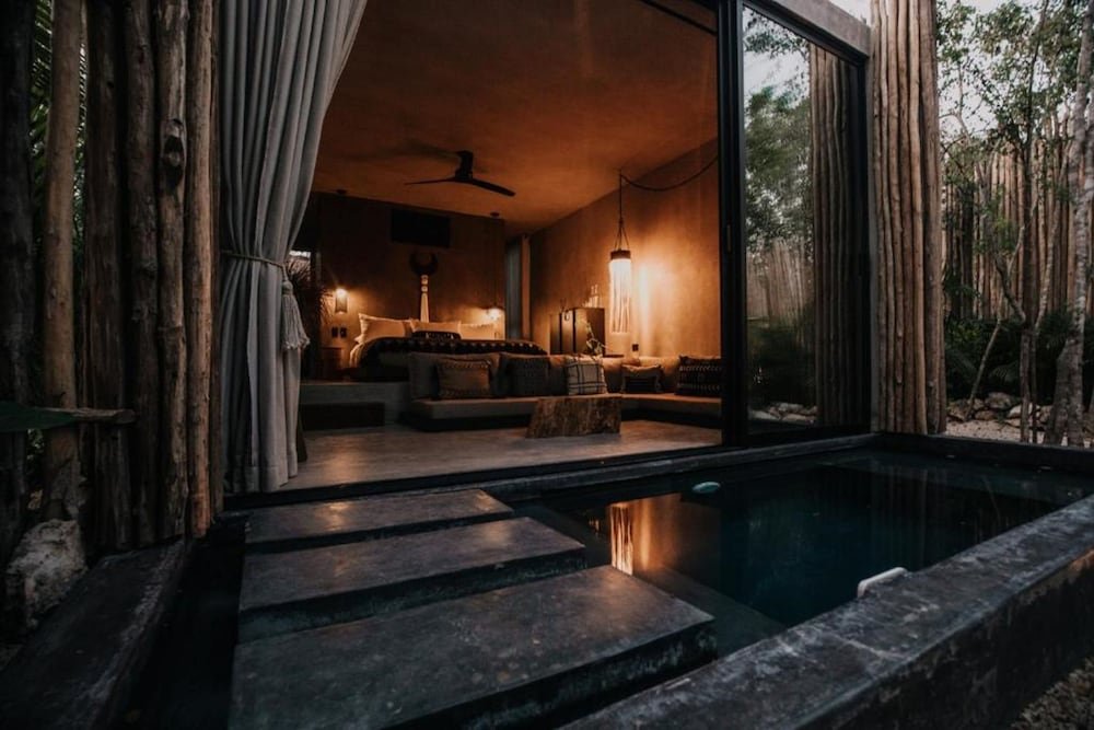 Deluxe Villa — 4