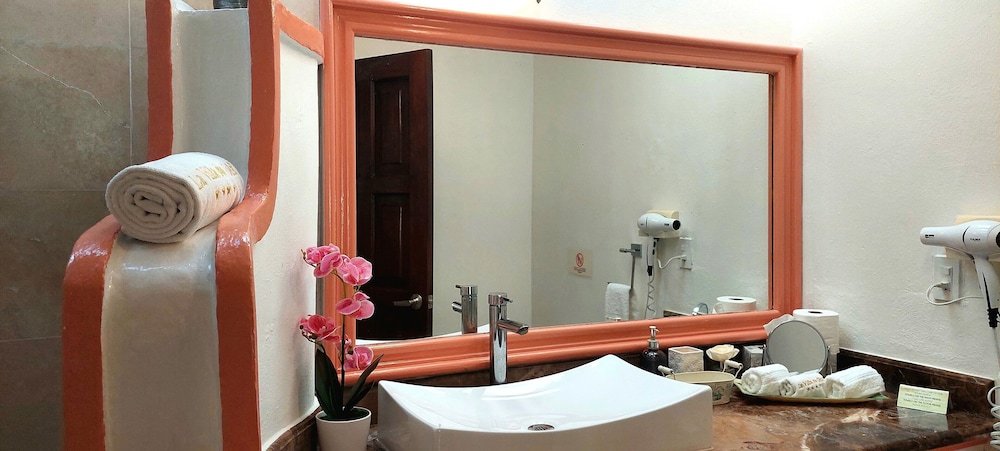 Suite Junior, 1 cama King, vista a la piscina — 3