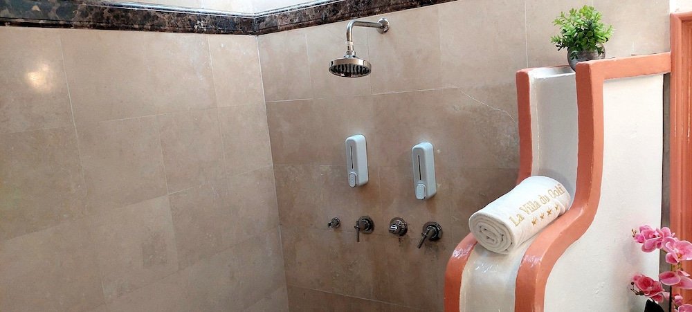 Suite Junior, 1 cama King, vista a la piscina — 2