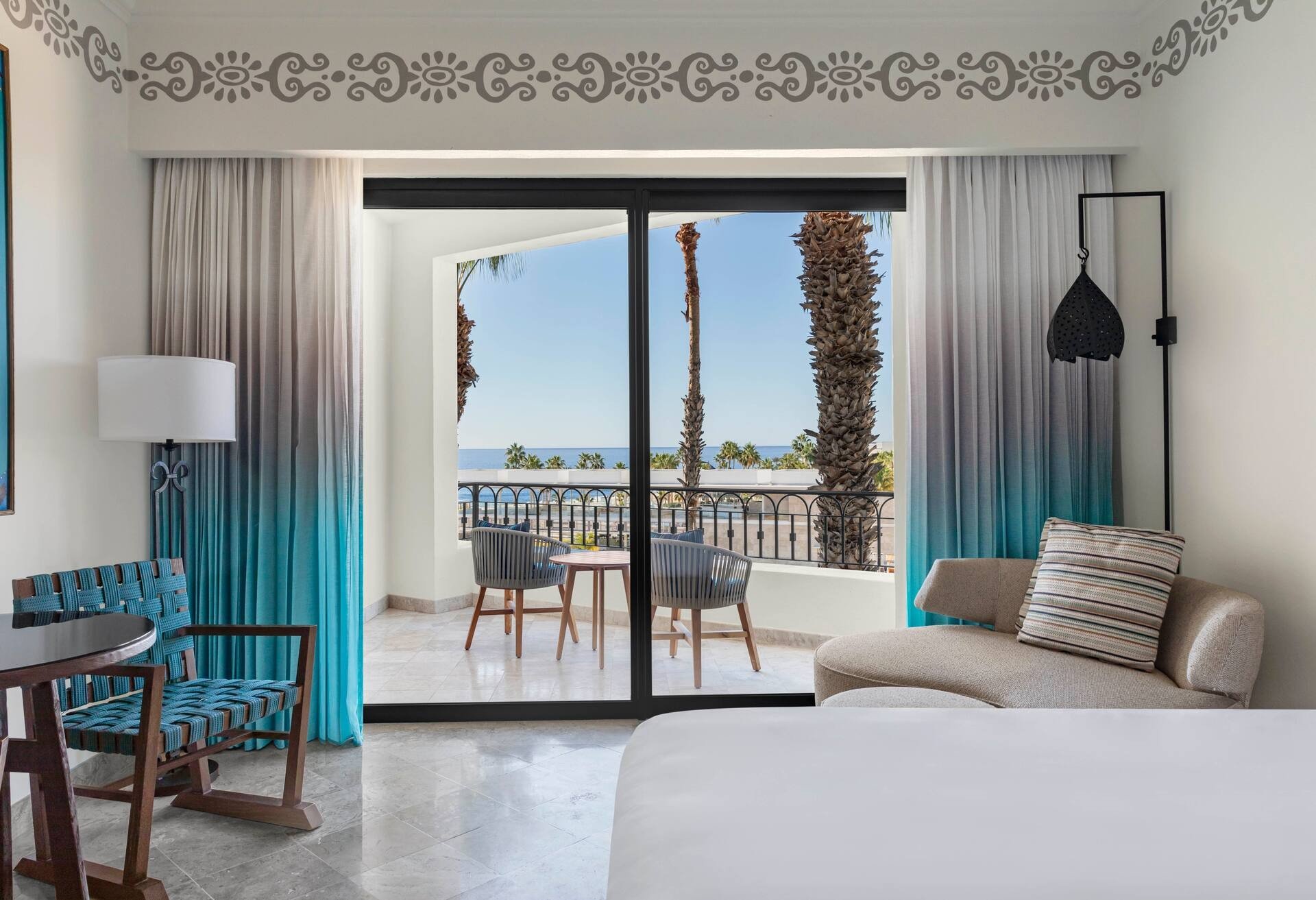 1 cama King Coastal vista al jardín balcón — 4