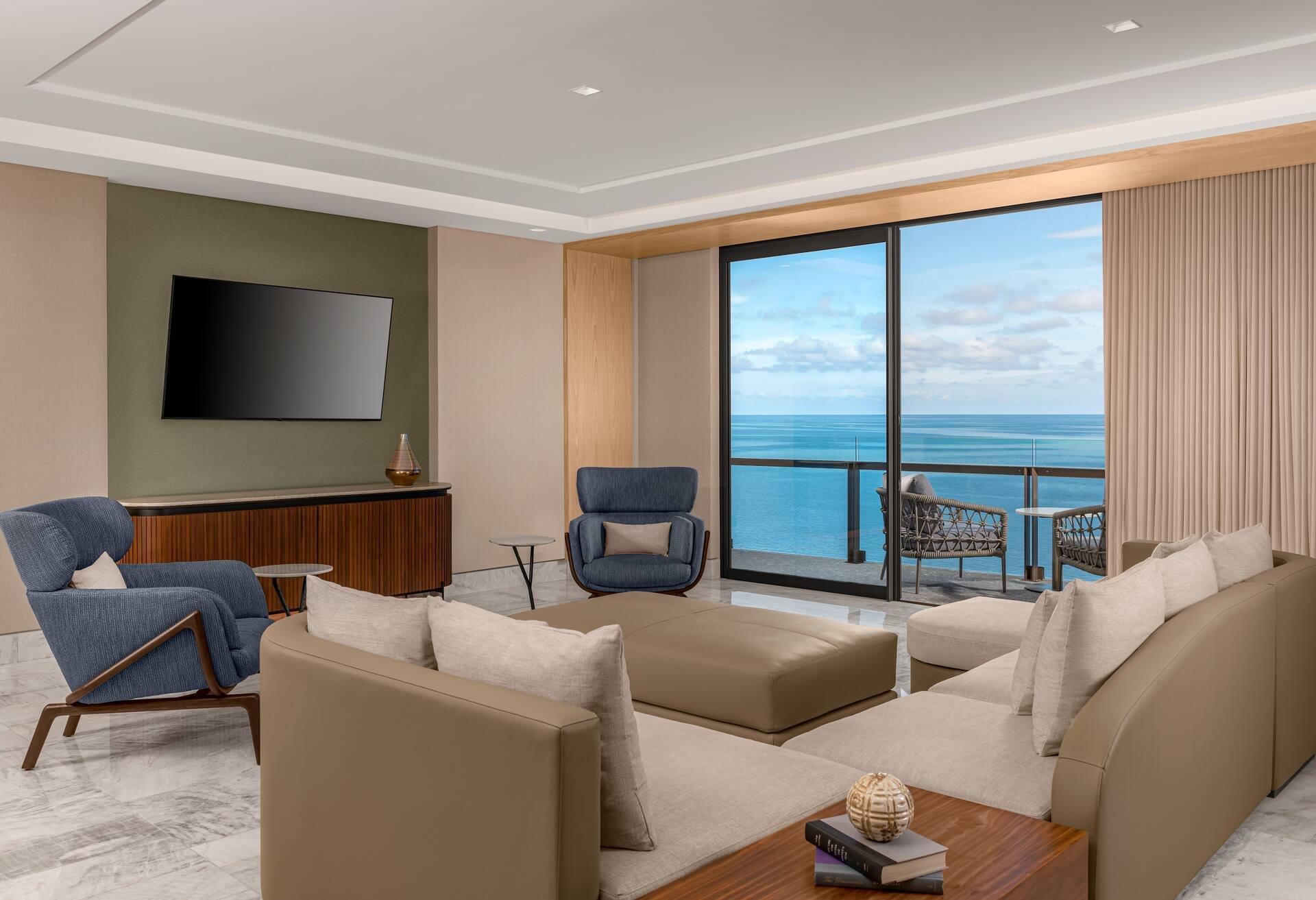 Ocean Front Master Corner Suite con cama King — 3