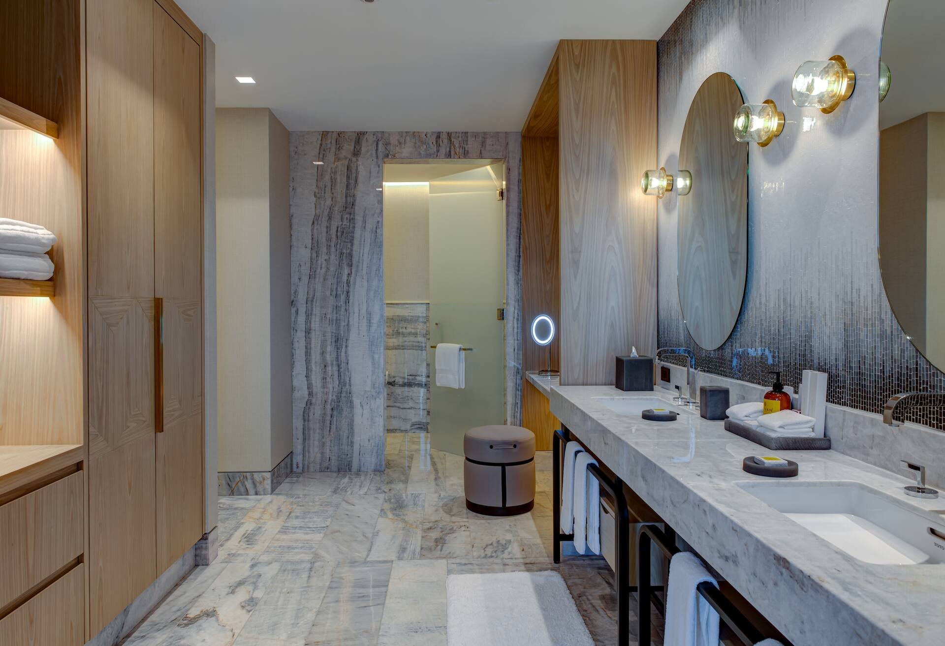 Deluxe Ocean Front Suite con cama King — 4