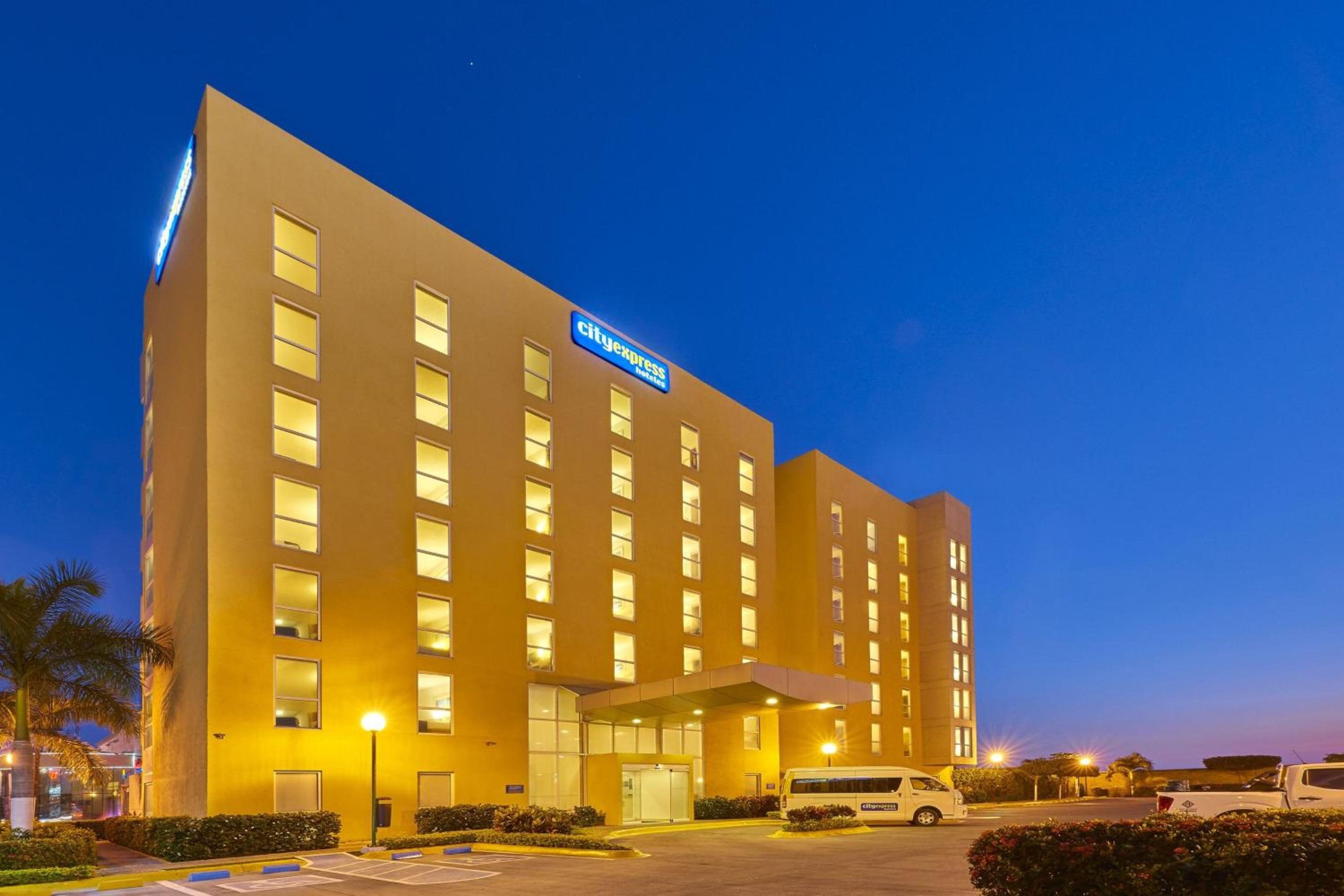 City Express by Marriott Manzanillo — foto principal