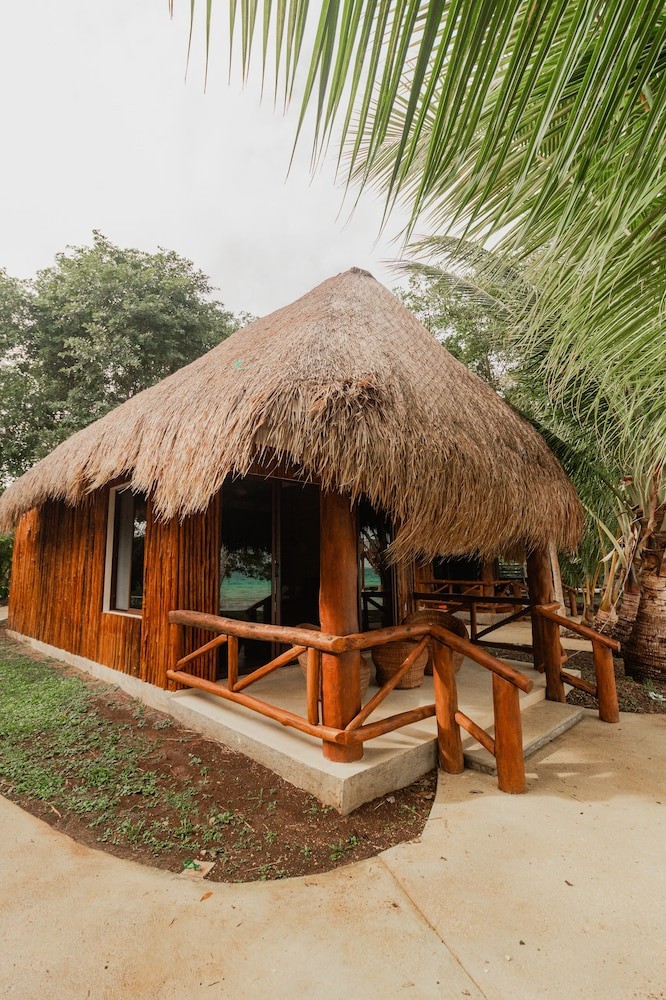 Mayan Playa Bacalar — foto principal