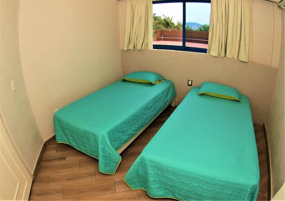 Hotel Marina Puerto Dorado - 2