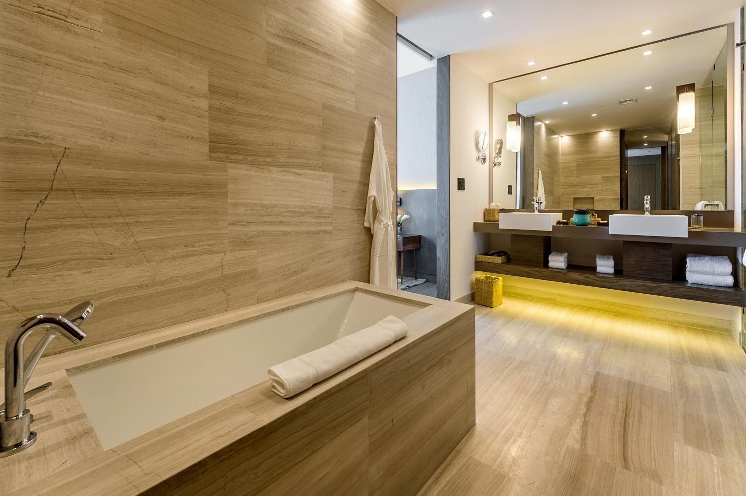 Suite King — 3