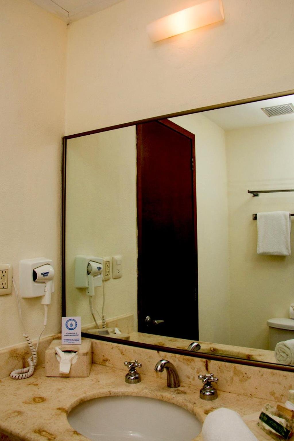 Habitación Estándar Doble con Dos Camas Dobles — 7