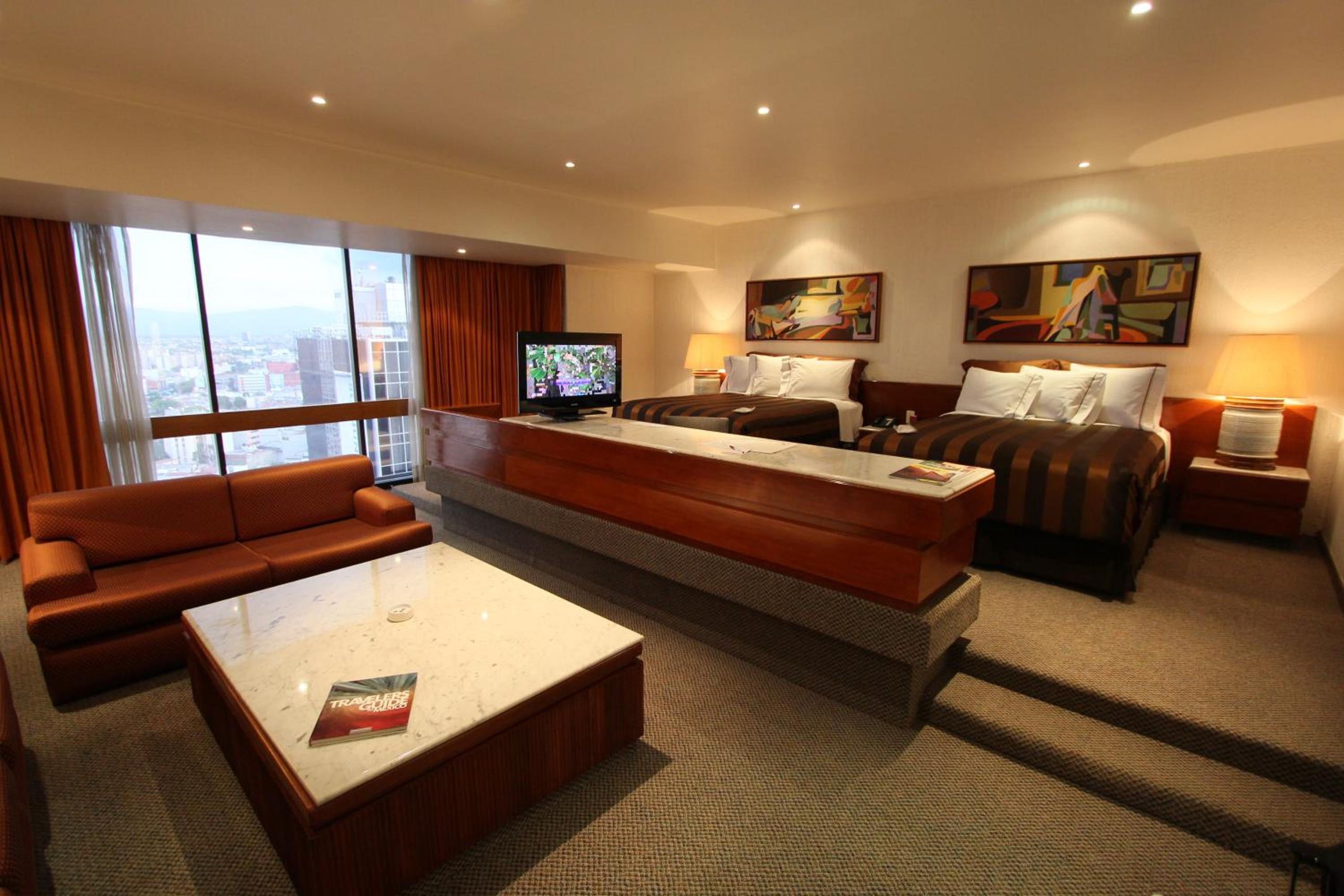 Suite Deluxe con Bañera de Hidromasaje — 3