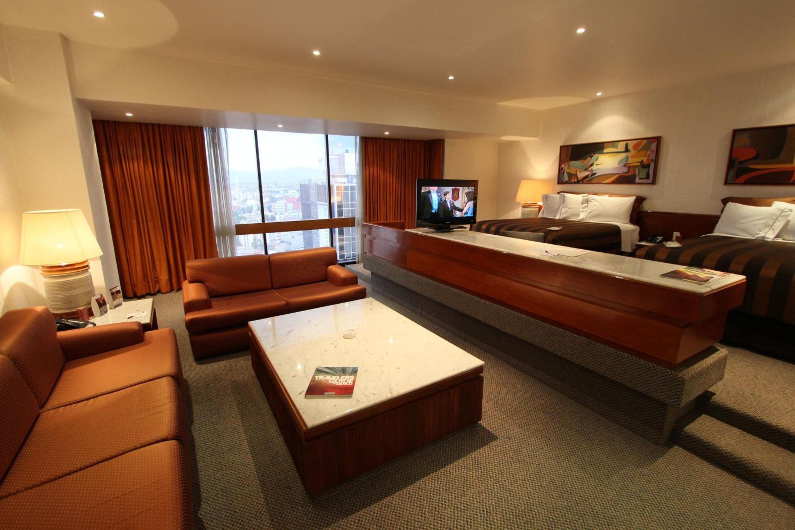 Suite Deluxe con Bañera de Hidromasaje — 4