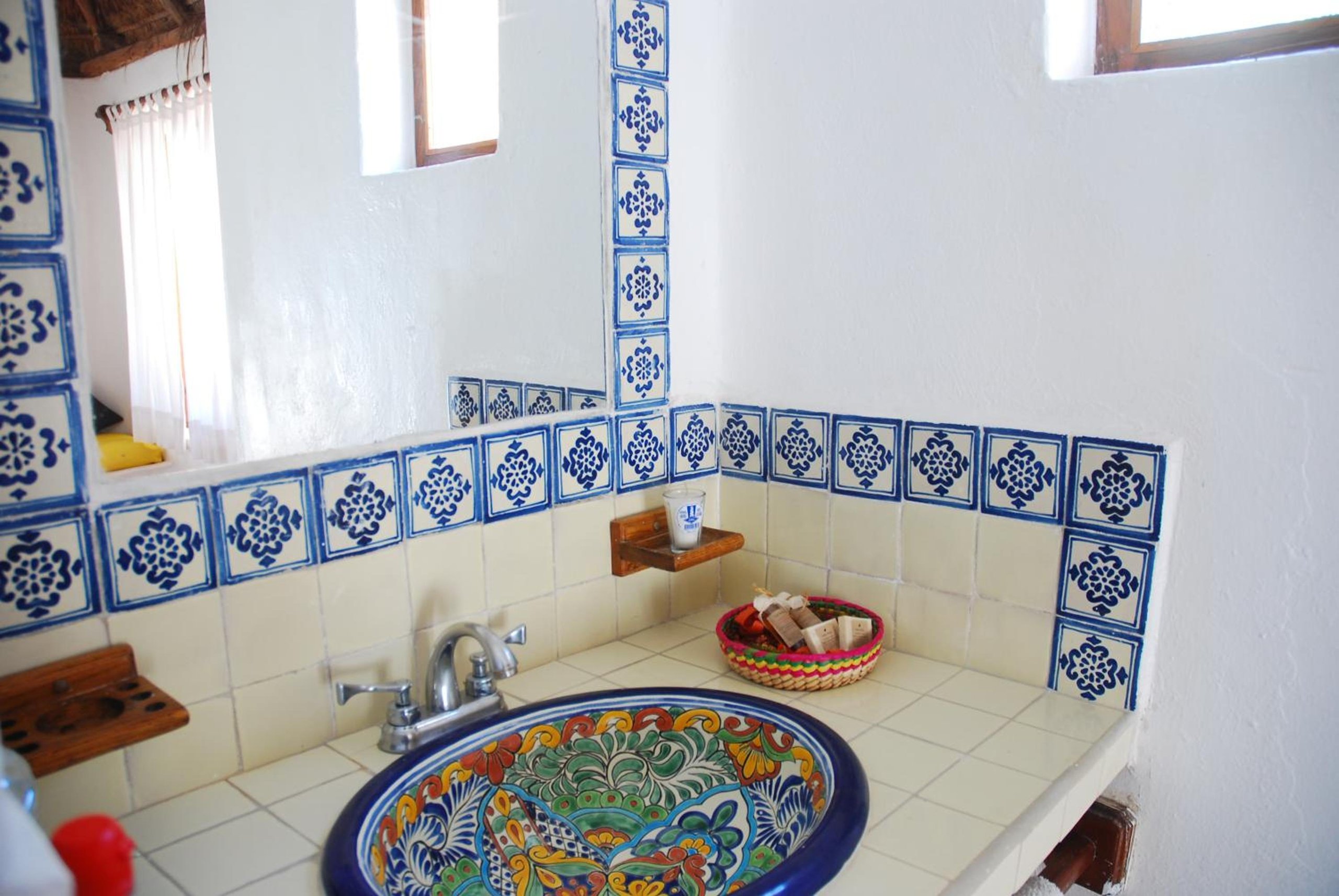 Habitación de Piso Alto con Balcón y Vista al Mar — 7