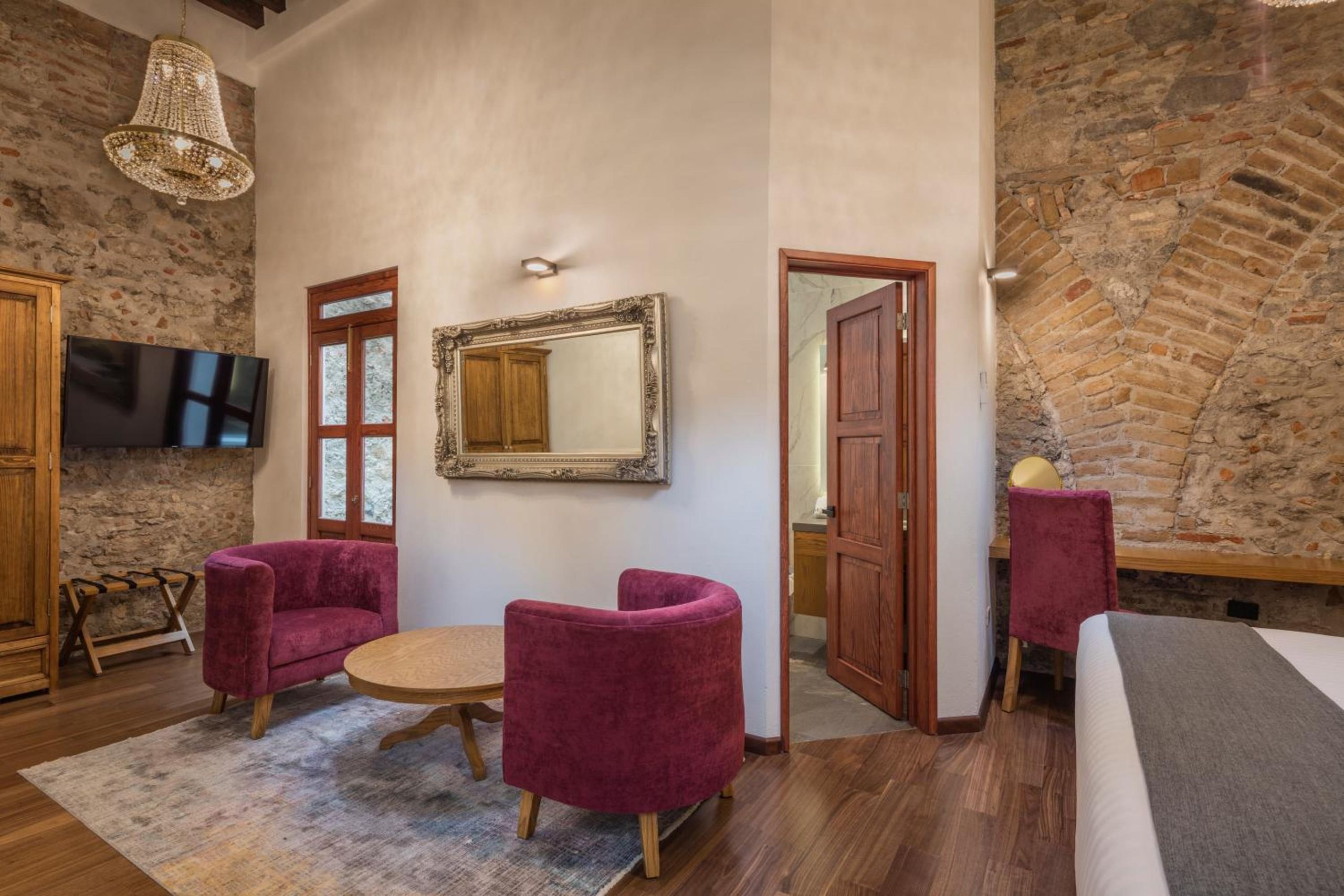 Suite King — 4