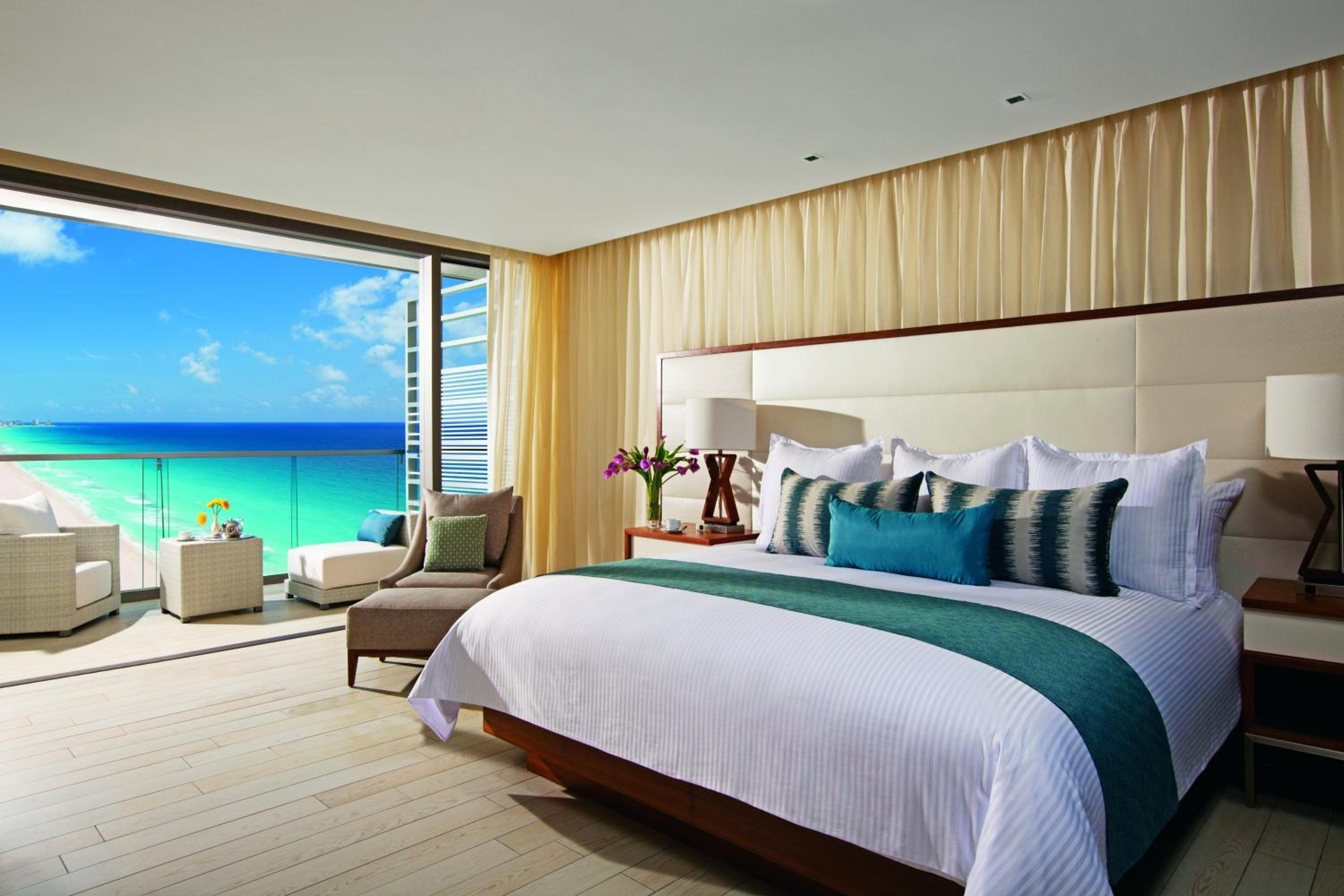 Vista al Mar de Lujo con Cama King