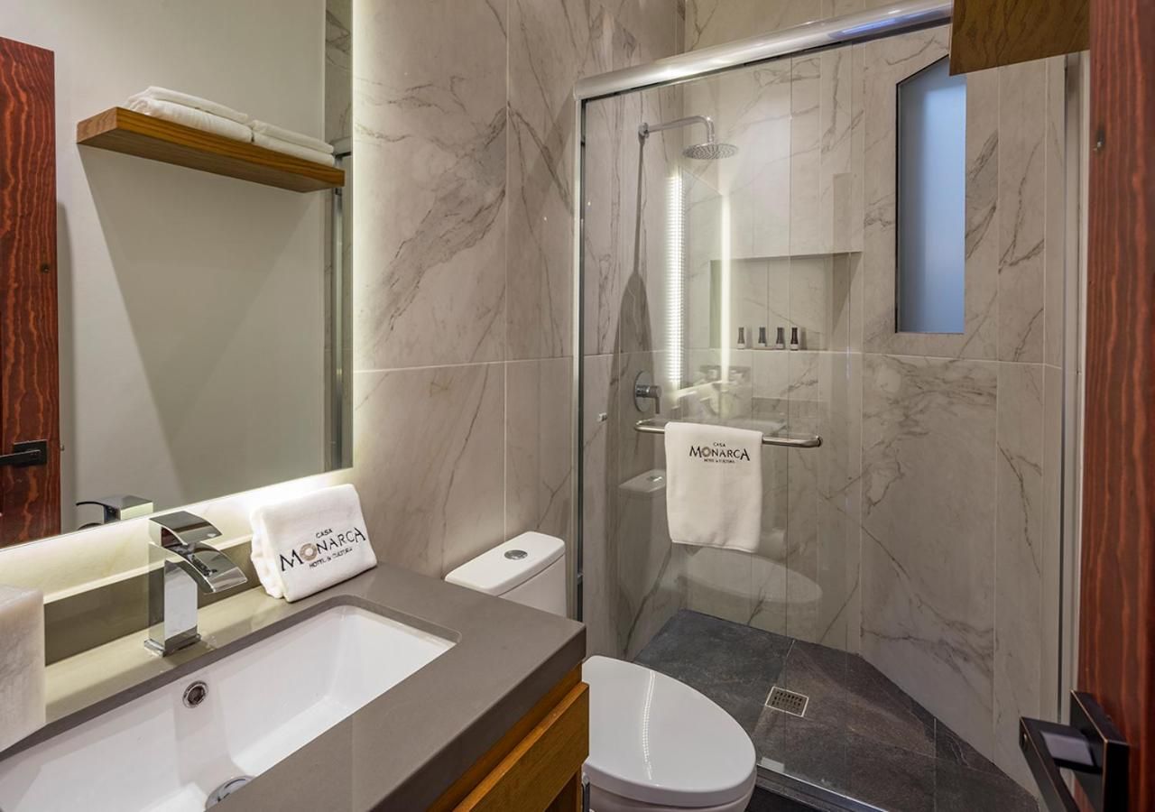 Habitación King con Balcón — 5
