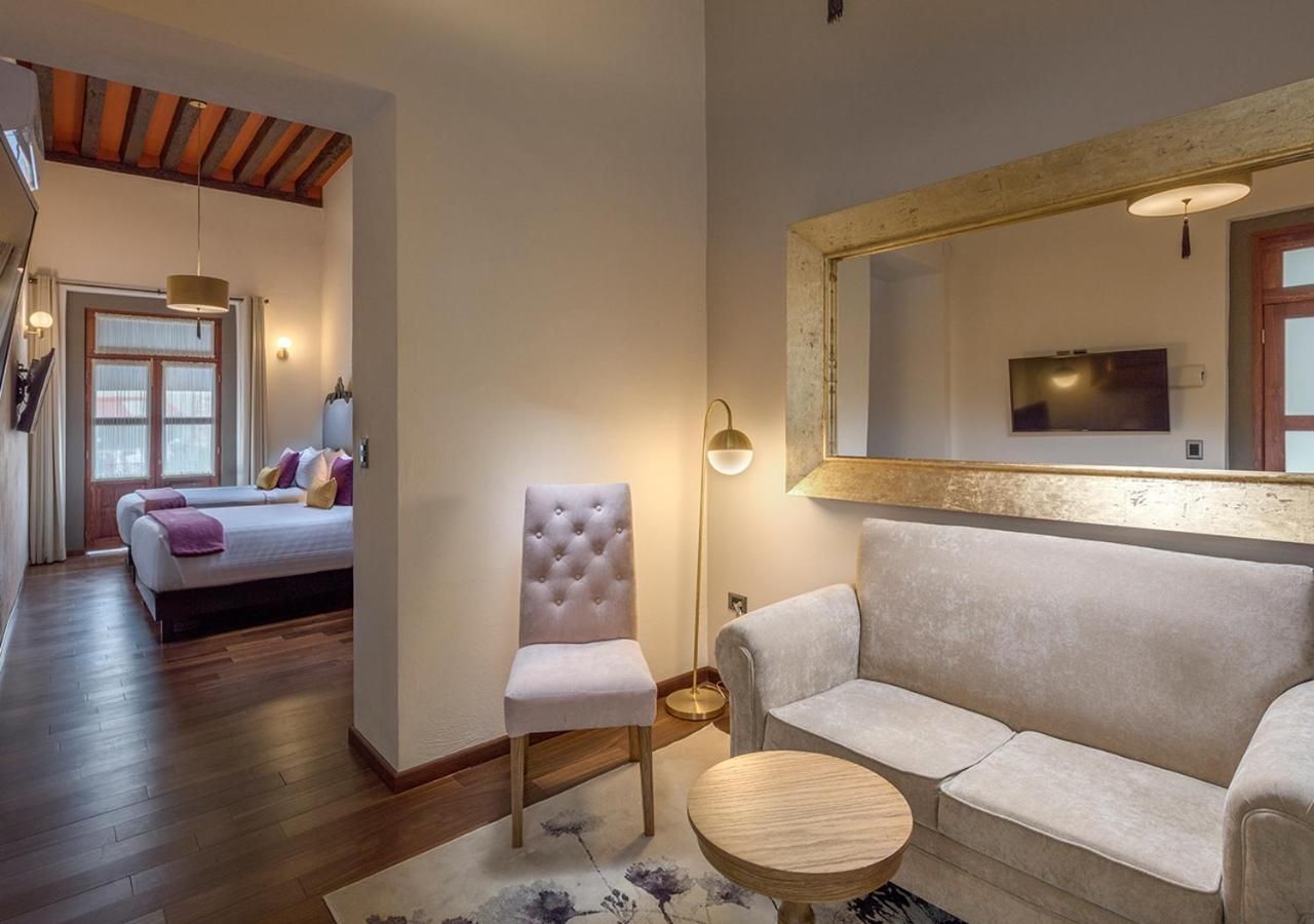 Suite Familiar con Balcón — 3