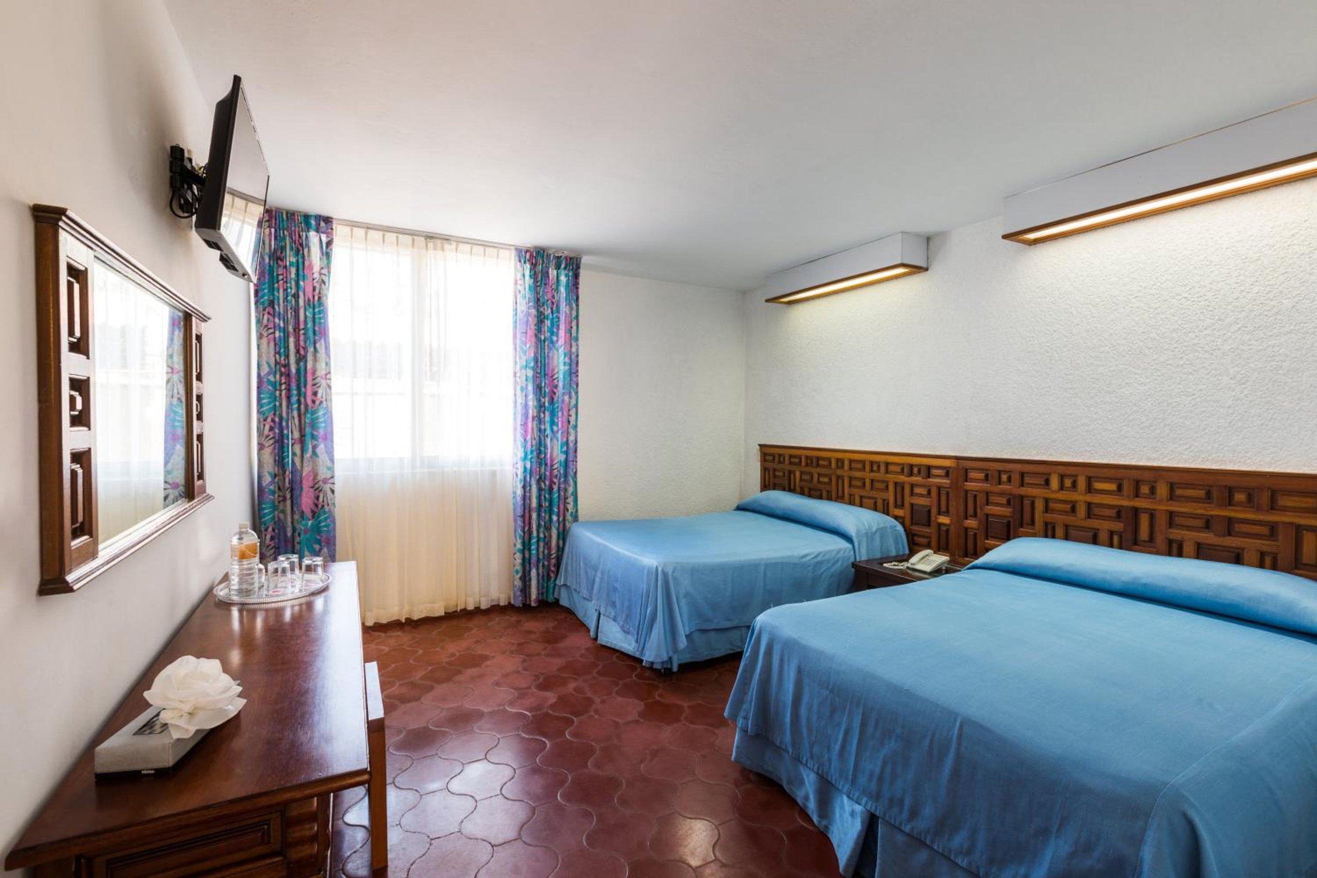 Habitación Doble con Dos Camas Dobles — 5