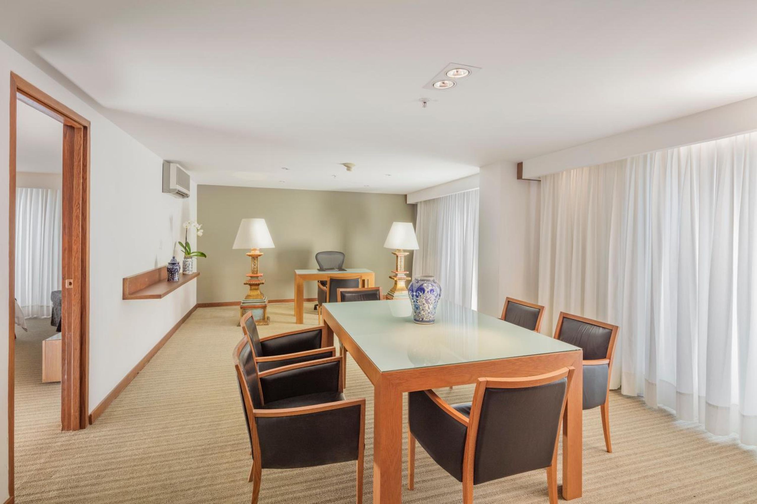 Suite Business King — 2