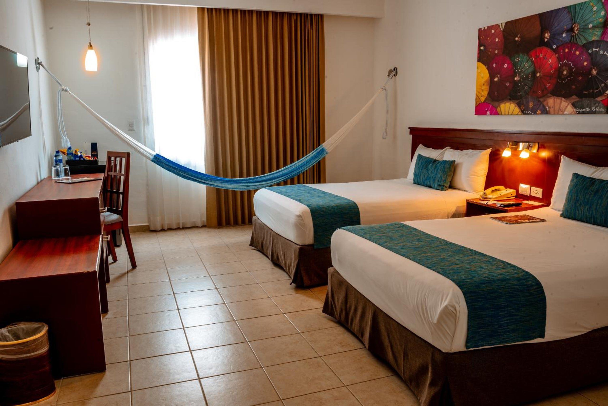 Habitación Estándar Doble con Dos Camas Dobles — 2